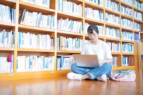 秦学教育的师资怎么样？收费贵不贵？