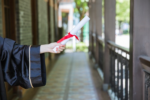 广西2020年高考成绩正式公布！没考好的同学要不要复读呢？