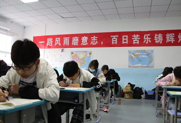 西安伊顿教育补习学校一年学费贵不贵？大概几万？